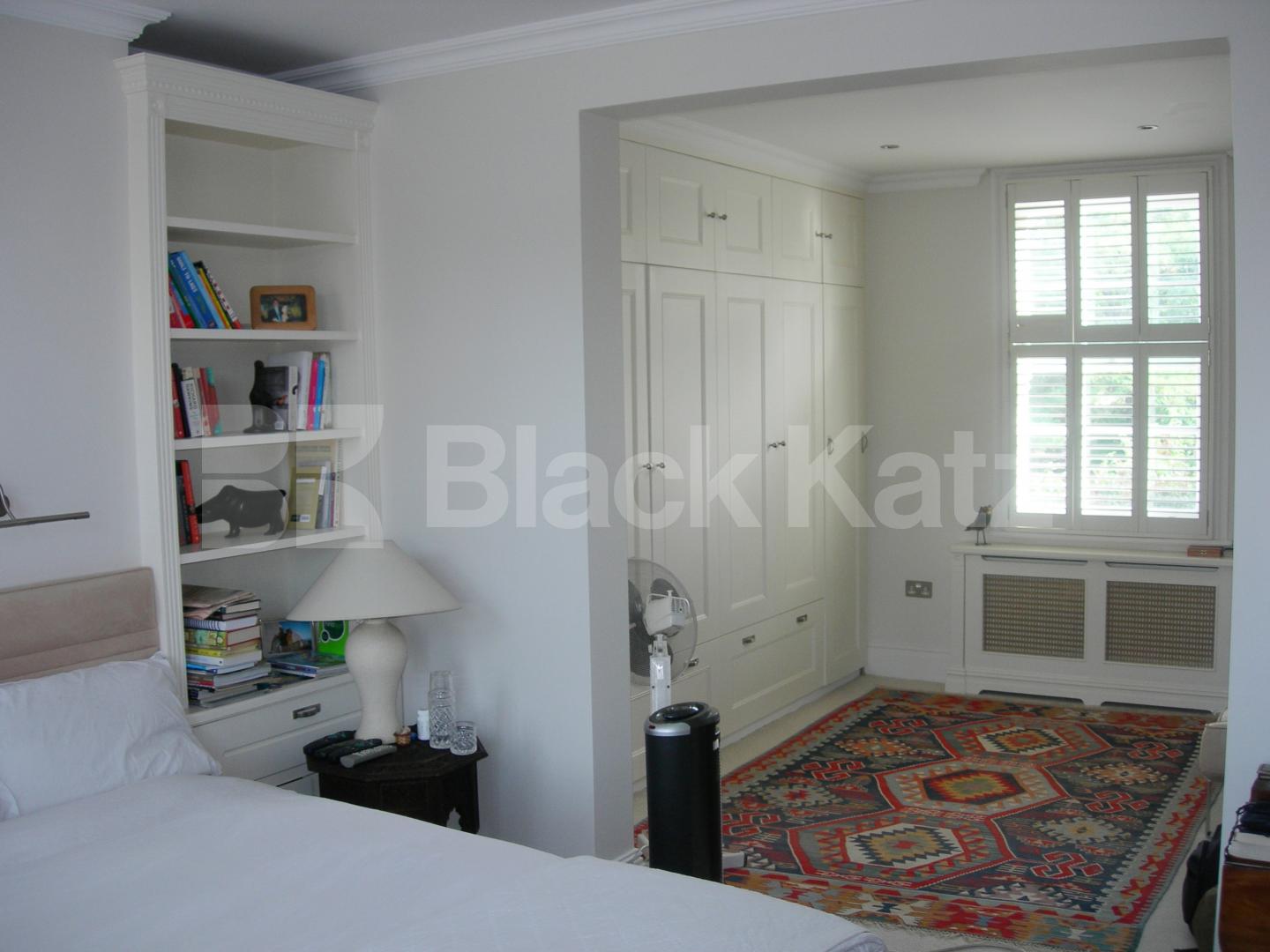 			4 Bedroom, 1 bath, 1 reception House			 Landsdowne Way, Stockwell/Vauxhall